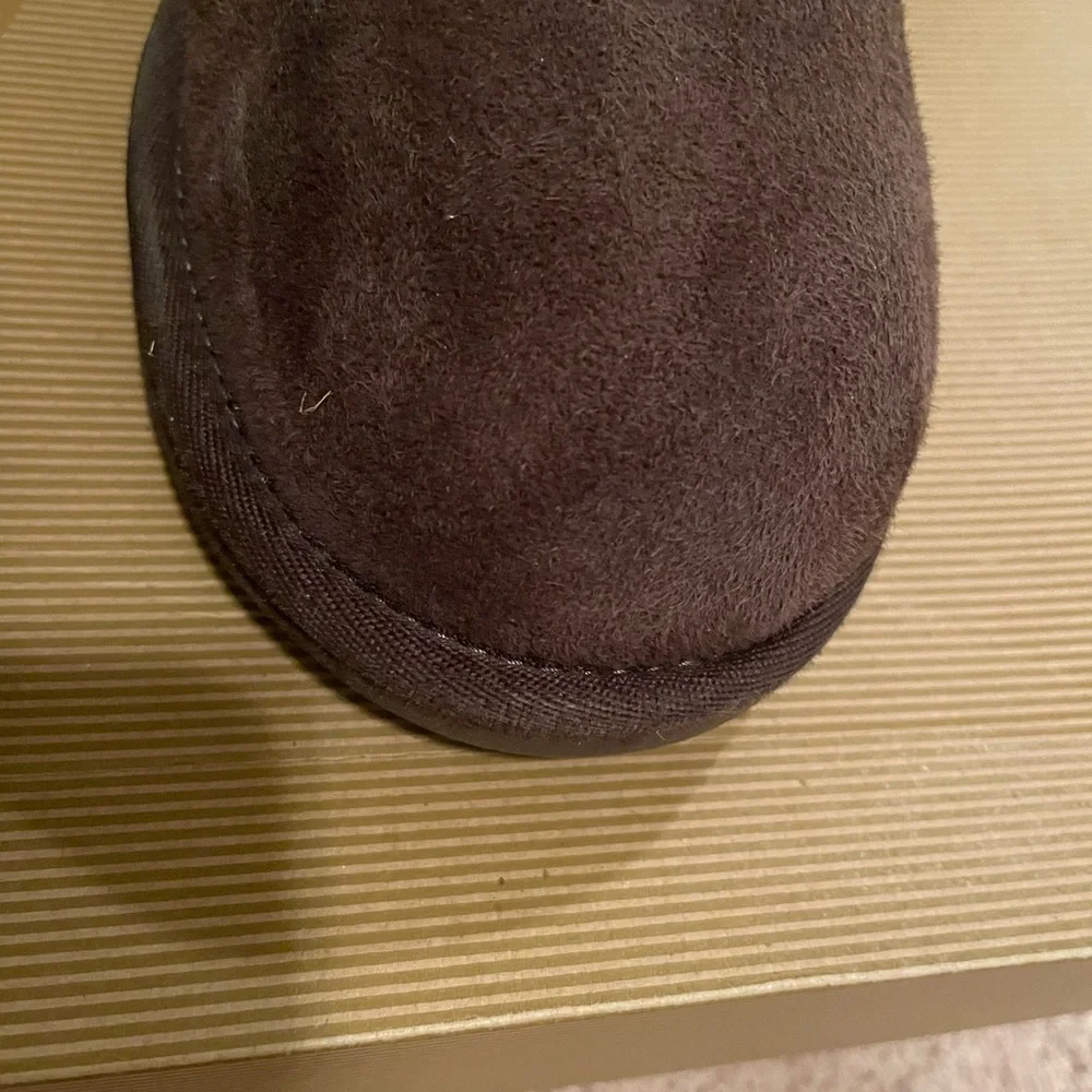 Clearance: “UGG” kids 6 women’s 8-8.5! - Picture 5 of 10